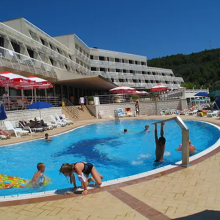 Adria Hotel 3*