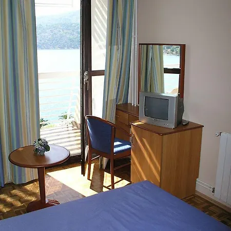 Adria 3* Vela Luka