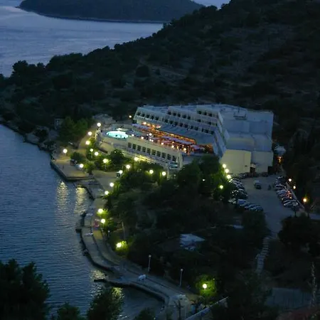 Adria 3*