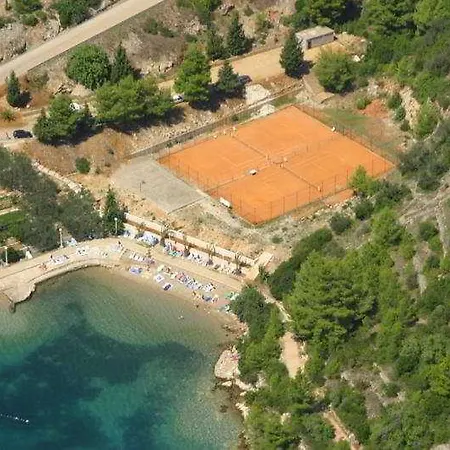 Adria 3* Vela Luka