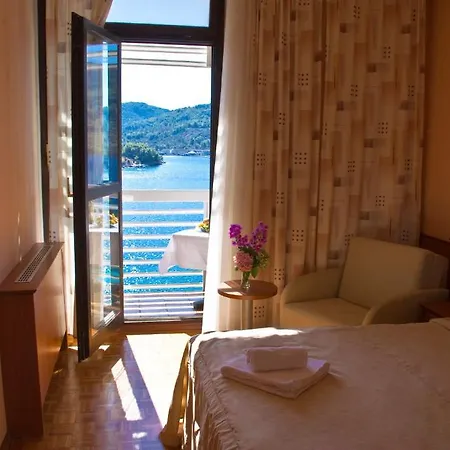Adria 3* Vela Luka